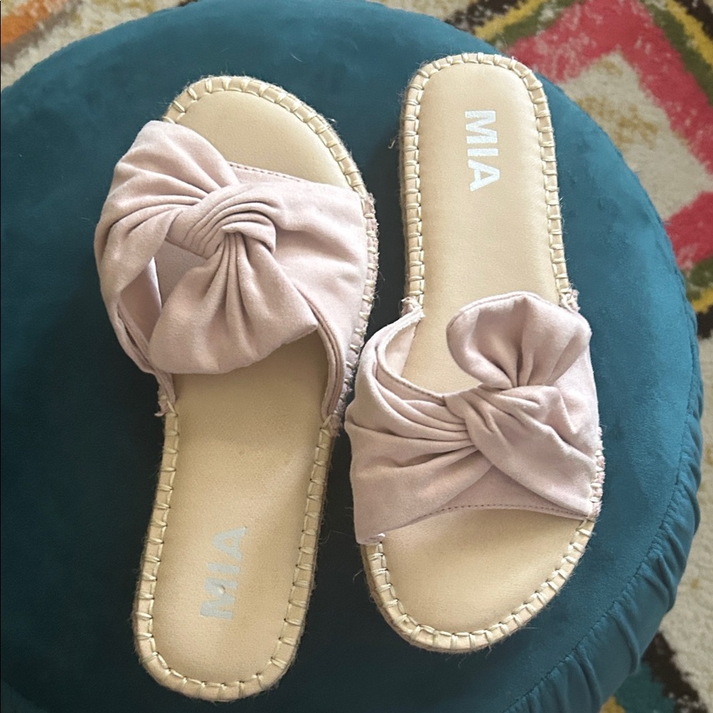 Size 8 MIA Women's Blush Knotted Slide Sandals